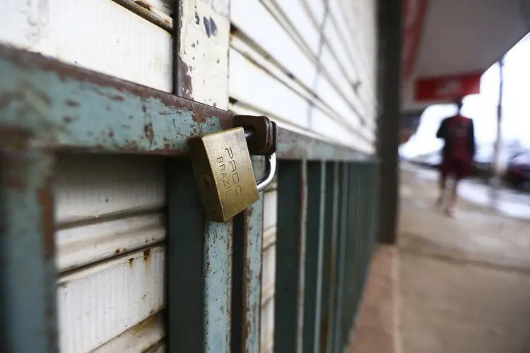 Comércio e atividades consideradas não essenciais fecham as portas durante lockdown no Distrito Federal (Marcelo Camargo/Agência Brasil)