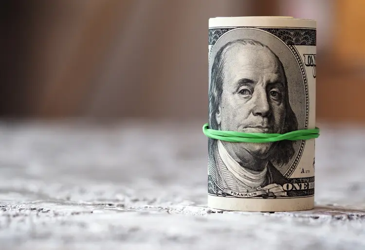 Dollar index subiu mais de 10% nos últimos 12 meses (Igor Golovniov/Getty Images)