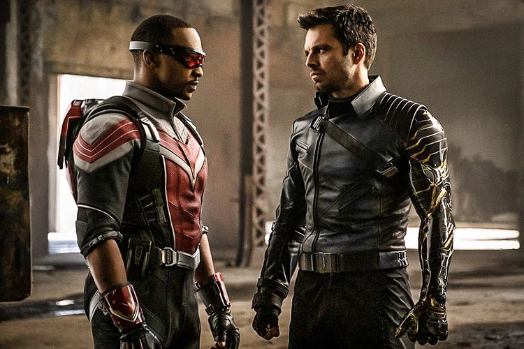 A minissérie é estrelada por Anthony Mackie e Sebastian Stan. (Disney+/Divulgação)