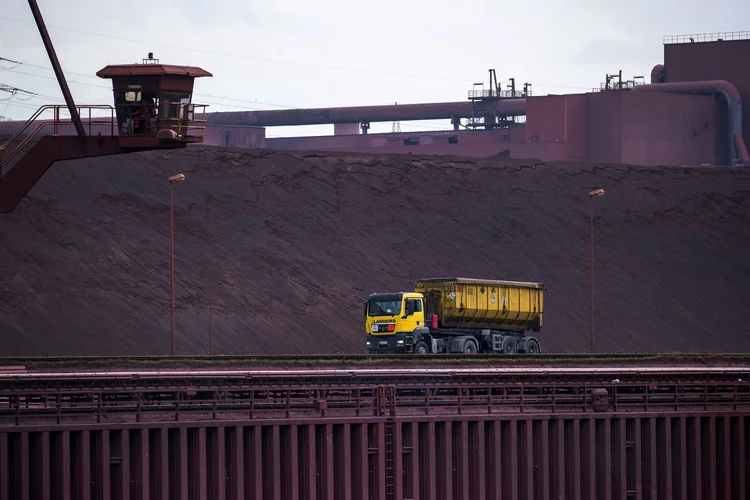 Expectativa é de que o enfraquecimento da retomada econômica afete a demanda por commodities | Foto: Krisztian Bocsi/ Bloomberg (Krisztian Bocsi/Bloomberg)