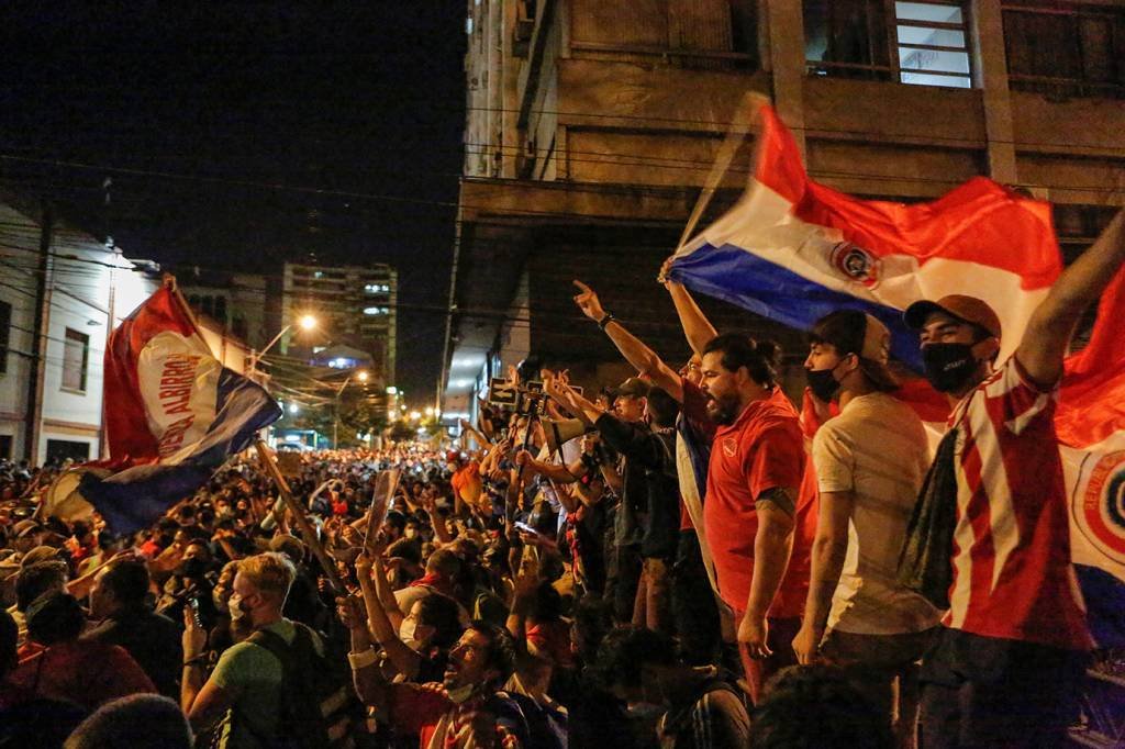 Protestos no Paraguai: manifestantes pedem impeachment de Mario Abdo