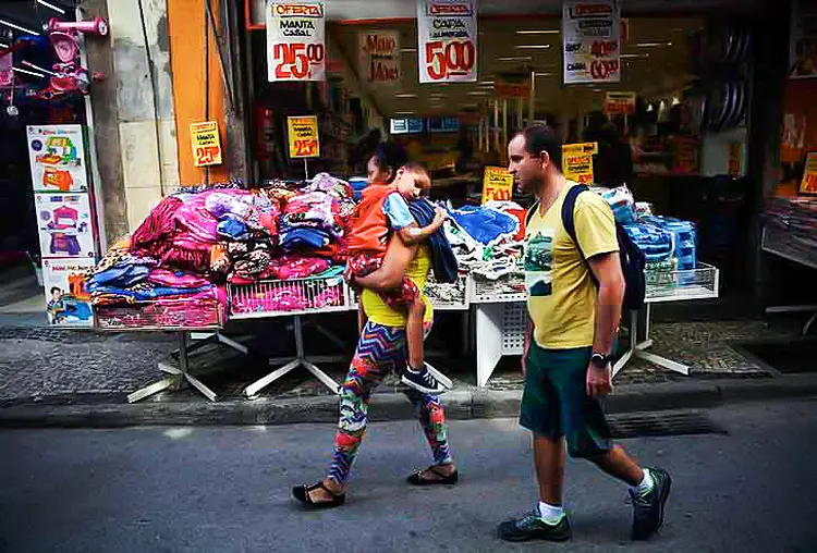 Brasil: revisões constantes (para baixo) do crescimento da economia (Pilar Olivares/Reuters)