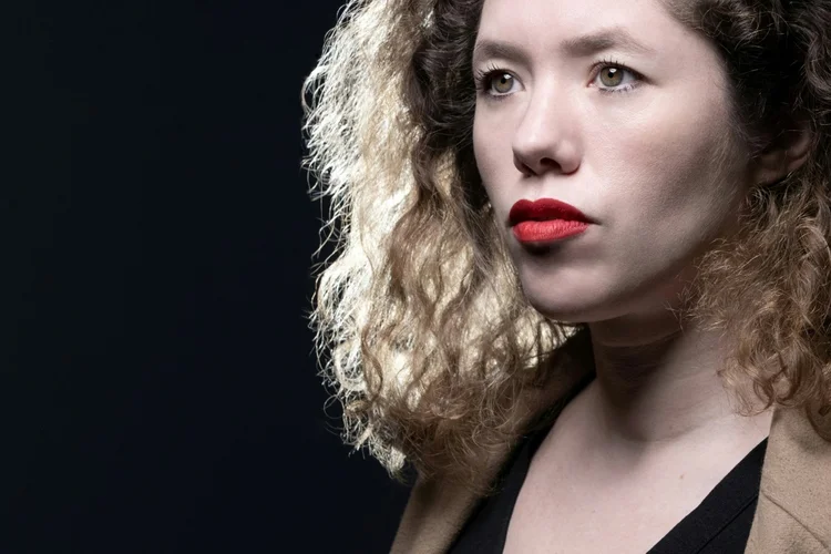 O áudio permite evitar o espetacular ou o vulgar e encontrar um equilíbrio, afirma a jornalista francesa e podcaster Charlotte Pudlowski (AFP/AFP)