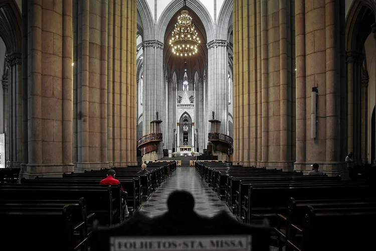 Missa de Páscoa na Catedral da Sé, em São Paulo (Carla Carniel/Reuters)