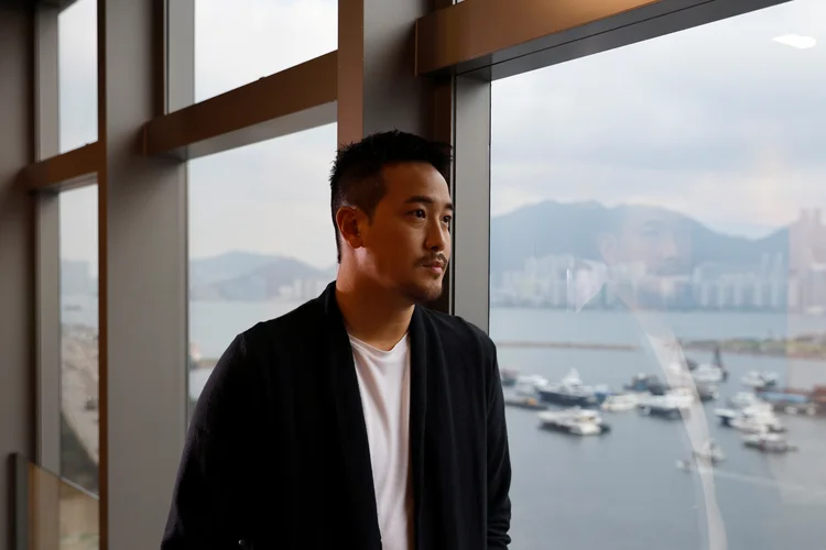 Diretor do filme "Better Days", Derek Tsang, posa para foto durante entrevista à Reuters em Hong Kong. (Tyrone Siu/Reuters)