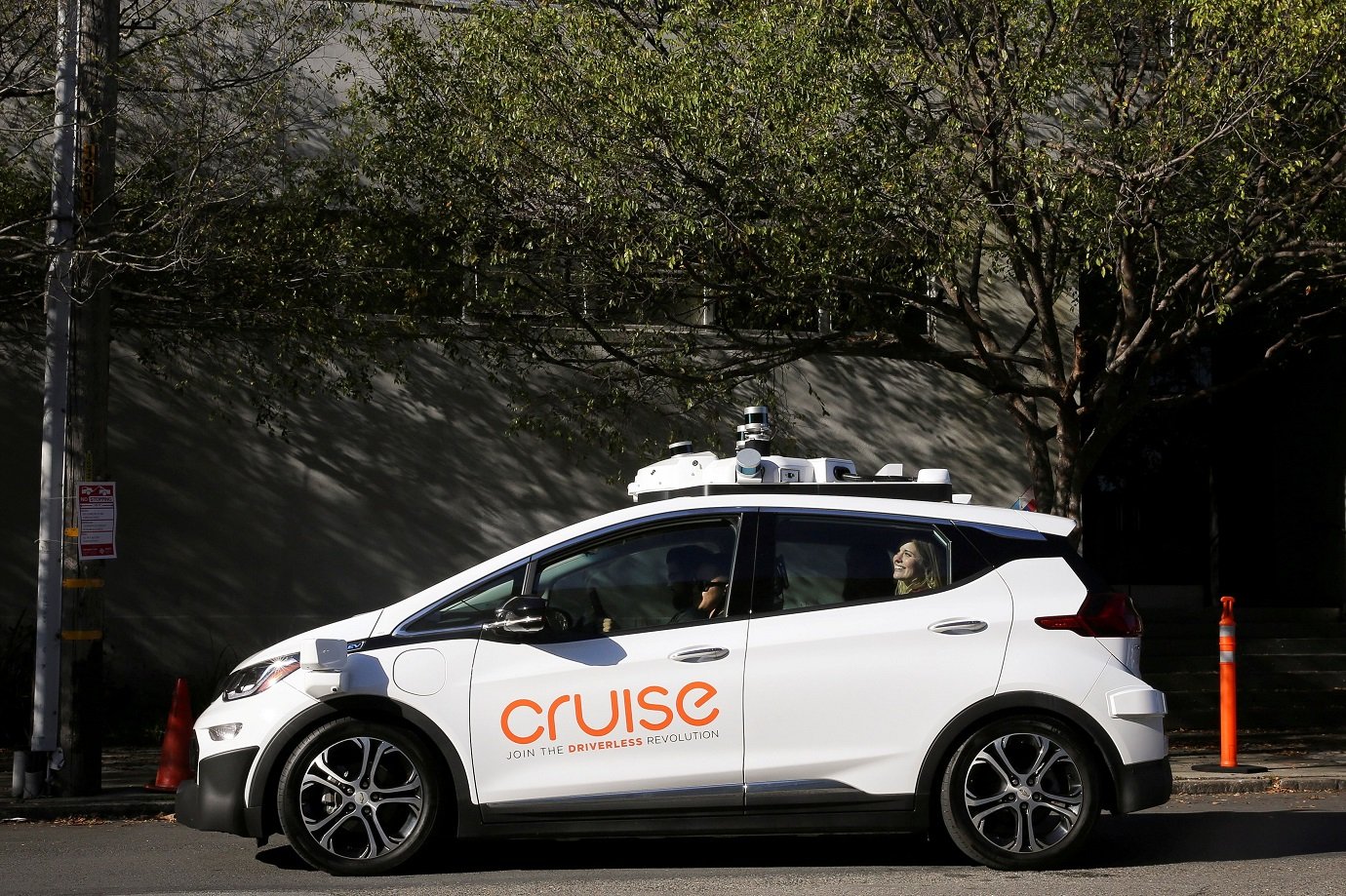 General Motors reinicia operações de táxis autônomos da Cruise em três cidades dos EUA