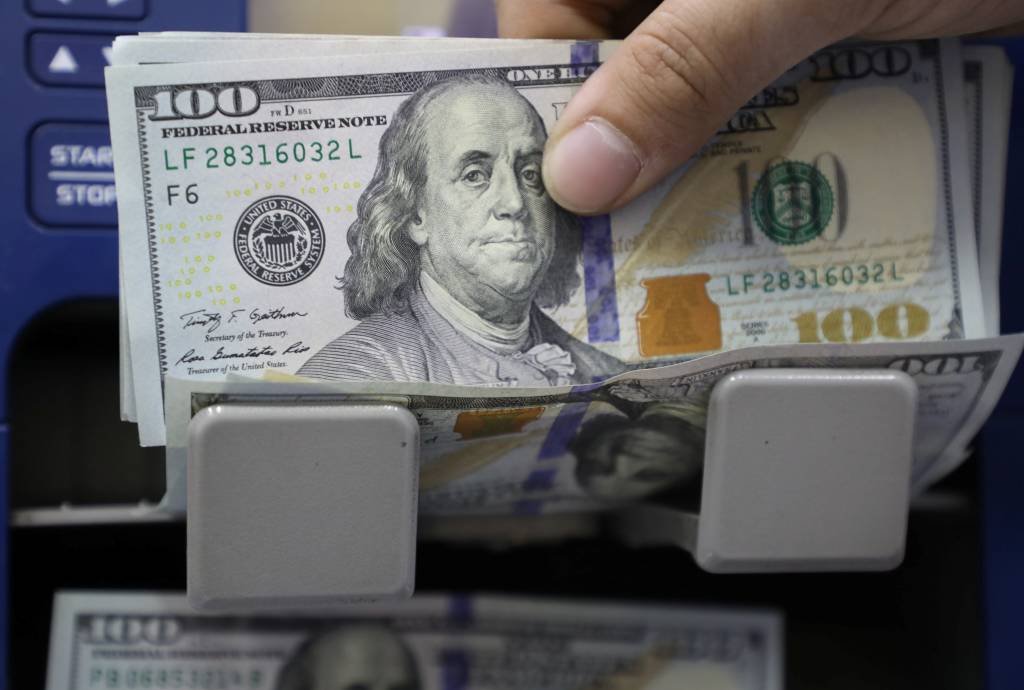 Dólar cai a R$ 4,66 e atinge o menor nível em dois anos