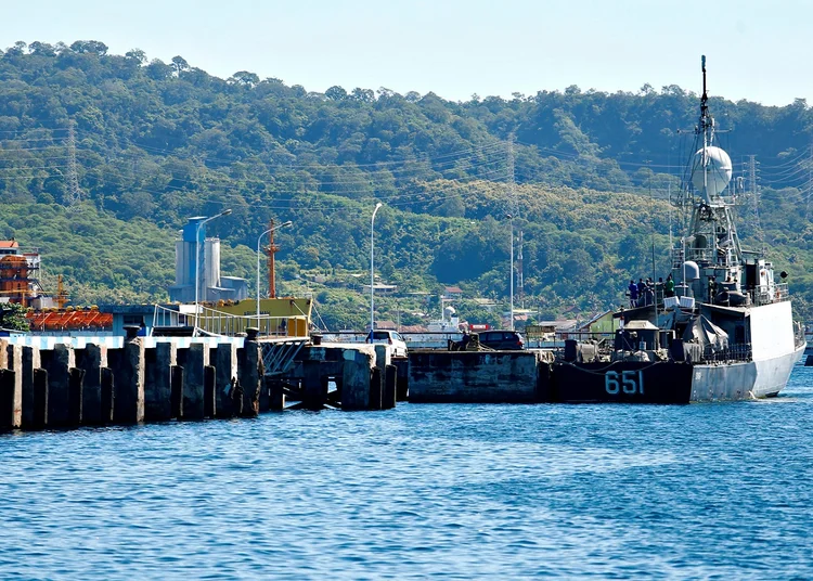 Busca por submarino em Banyuwangi (Ajeng Dinar Ulfiana/Reuters)