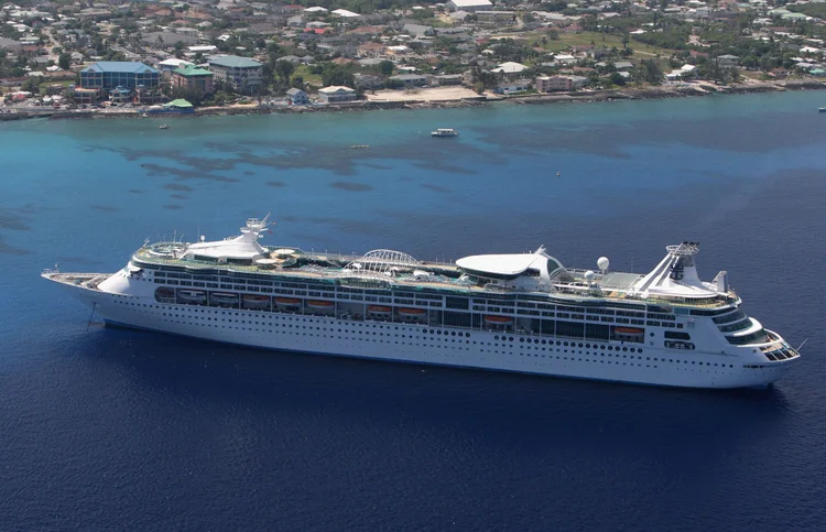 Cruzeiro em George, capital de Grand Cayman. (David Rogers/Getty Images)