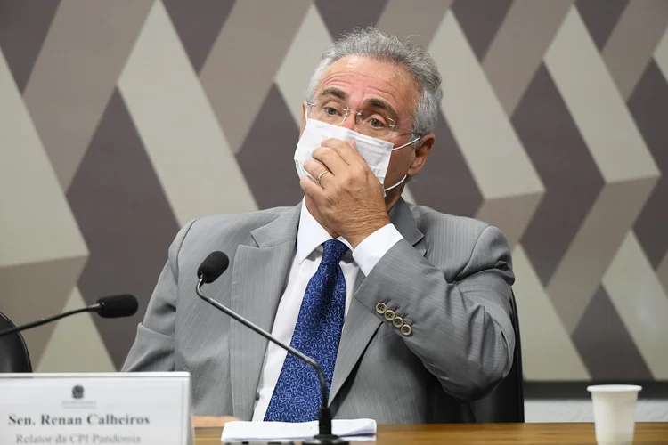 À mesa, relator da CPI da Covid-19, senador Renan Calheiros (MDB-AL) (Jefferson Rudy/Agência Senado)