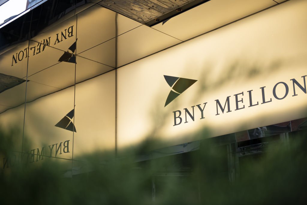Banco mais antigo dos EUA, BNY Mellon lança serviço de custódia de bitcoin e ether