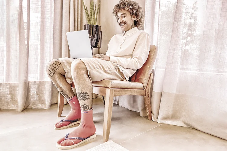 Meias para usar com Havaianas: hit do isolamento (Divulgação/Divulgação)