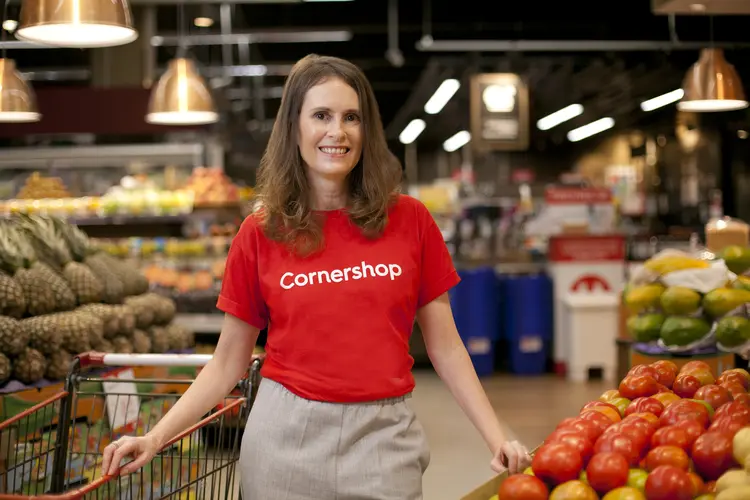 Cristina Alvarenga, da Cornershop: aposta na capilaridade das lojas Carrefour Express (Foto/Reprodução)