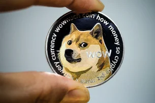 Dogecoin despenca mais de 30% e devolve ganhos com vitória de Donald Trump