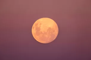Imagem referente à matéria: Como tirar foto da Lua com o celular