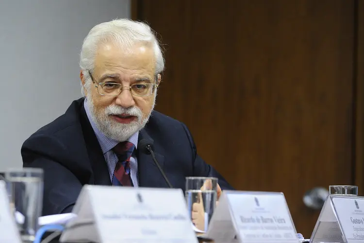 O ex-presidente do Banco Central Gustavo Loyola: visão de que a inflação volta para o centro da meta em 2023 | Foto: Marcos Oliveira/Agência Senado (Marcos Oliveira/Agência Senado)