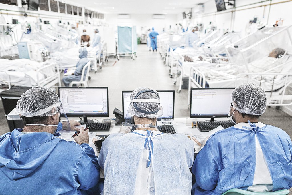 SP começa a distribuir 407,5 mil kits de intubação doados por empresas