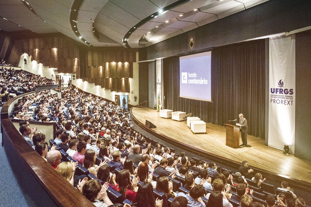 Fundo Centenário retribui conhecimento adquirido na faculdade à sociedade