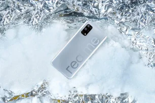 Imagem referente à matéria: Realme GT 7: um intermediário potente com muita bateria e que cabe no bolso