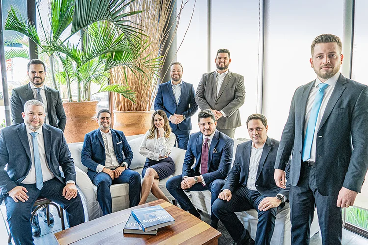 Os sócios da Aliá Investimentos, de Goiânia: 'sonho grade' de virar corretora e expandir a oferta de produtos financeiros a clientes da região Centro-Oeste (Divulgação/Divulgação)