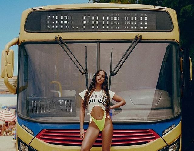 Anitta em foto promocional do seu novo single, "Girl from Rio" (Anitta/Divulgação)