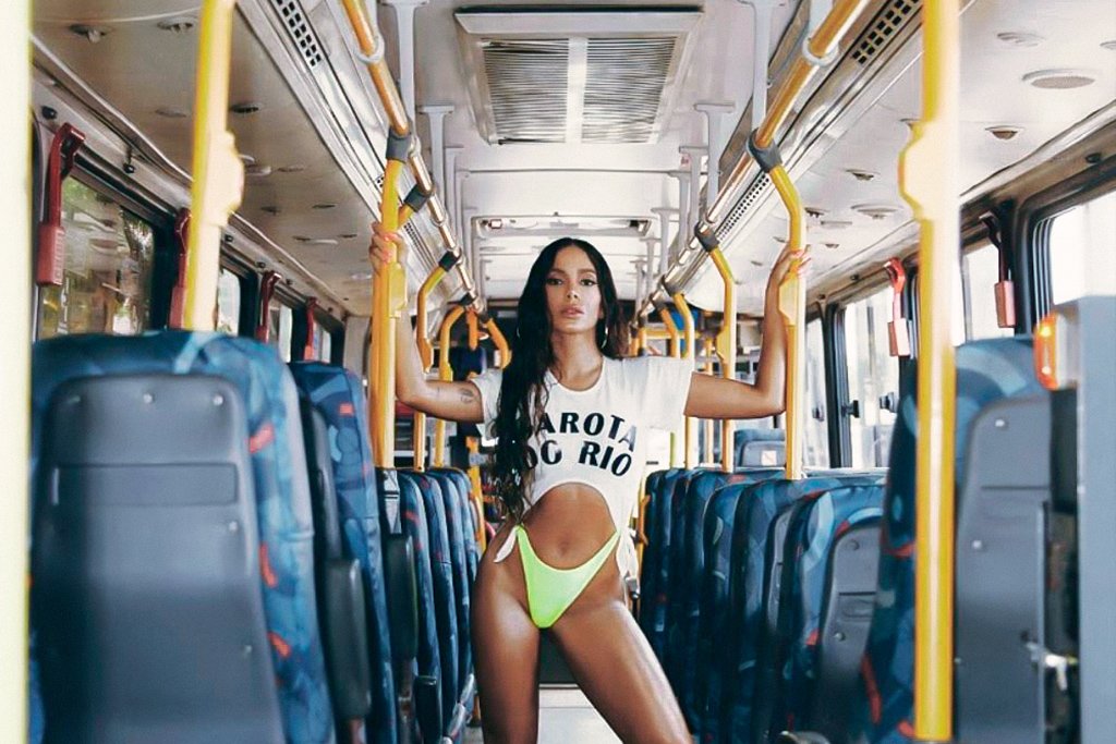 Central Anitta on X: 'Girl From Rio': confira a letra e a