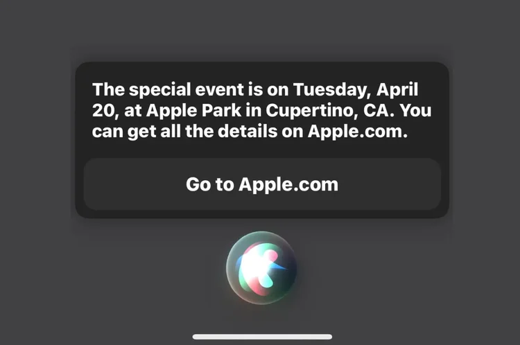 "O evento especial será na terça-feira, 20 de abril, no Apple Park em Cupertino (CA). Você pode ver todos os detalhes no nosso site", afirma a Siri. (The Verge/Reprodução)