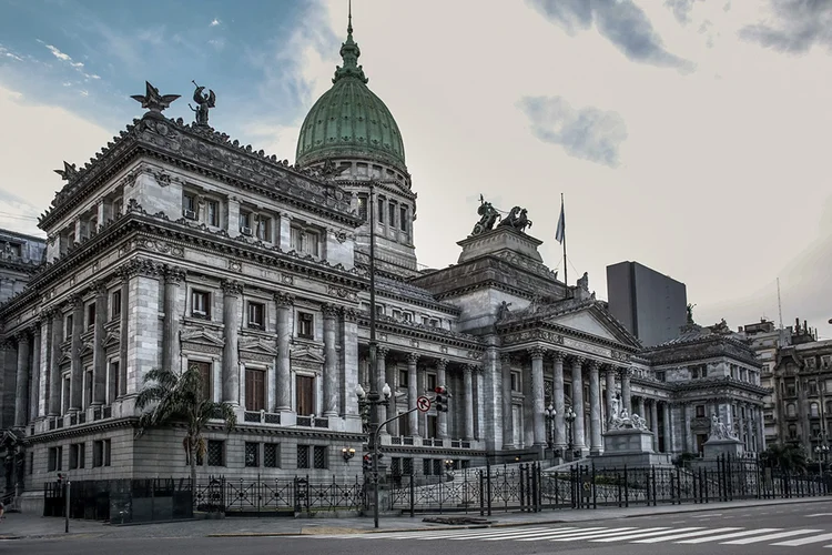 A reforma foi aprovada pela Câmara dos Deputados com 241 votos a favor, nenhuma rejeição e três abstenções (Sarah Pabst/Bloomberg)