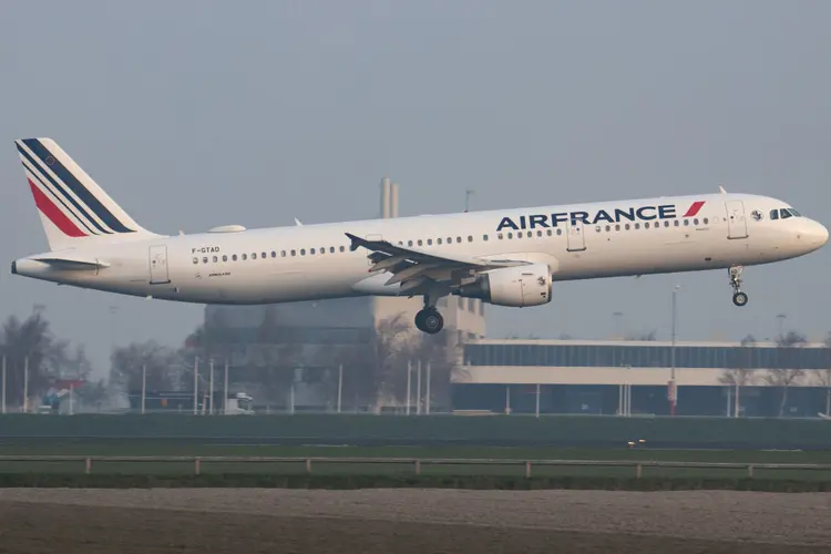 Avião da Air France: a França adotou novas restrições de entrada no país (Nicolas Economou/NurPhoto/Getty Images)