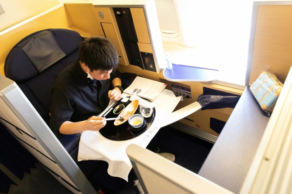 Companhia área japonesa inova com restaurantes de luxo dentro de aviões