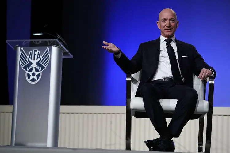 Jeff Bezos: empresa do bilionário começara a vender viagens a turismo ao espaço (Alex Wong/Getty Images)