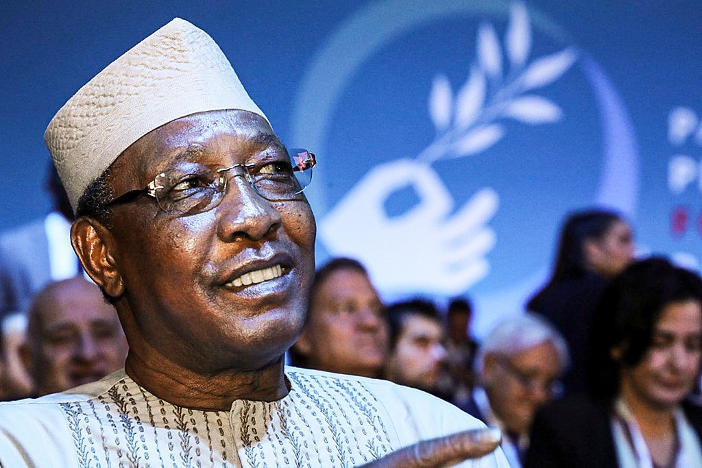 Presidente do Chade morre após ser ferido em batalha