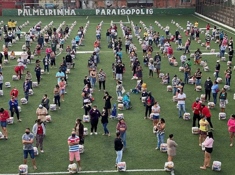 Outdoor Social: a meta é alcançar o mínimo de 1.000 outdoors, de marcas como O Boticário e Tim (Igor Alexander/Cria Brasil/Outdoor Social/Divulgação)