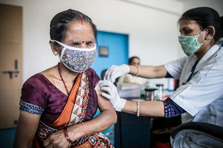 Nas últimas 24 horas o país também registrou 2.074 mortes (Anindito Mukherjee/Getty Images)