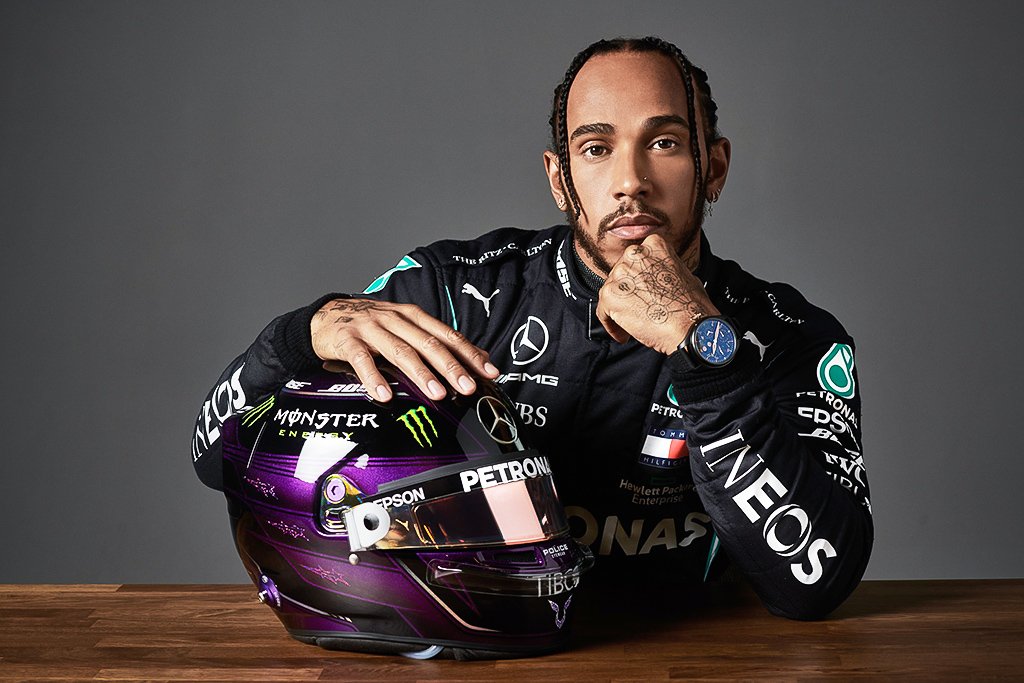 Hamilton, que corre com a Mercedes e é o único piloto negro da F1 (Divulgação/Divulgação)