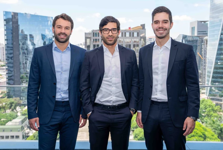 Pedro Paulo Menezes, Thiago Aidar e Mateus Borges, sócios da Lego Investimentos, de Goiânia: meta de chegar a 1 bilhão em patrimônio de clientes até o fim de 2022 com oferta de produtos financeiros atrelados à agenda ESG (Divulgação/Divulgação)