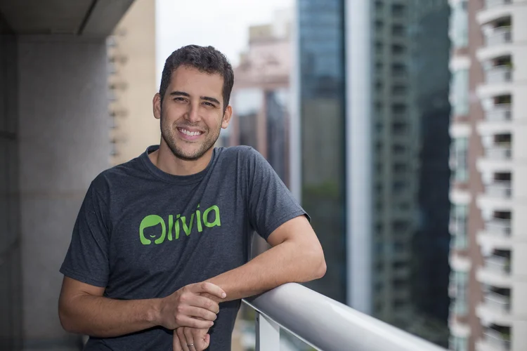 Lucas Moraes, cofundador da Olivia, startup de dados financeiros e inteligência artificial (Olívia/Divulgação)