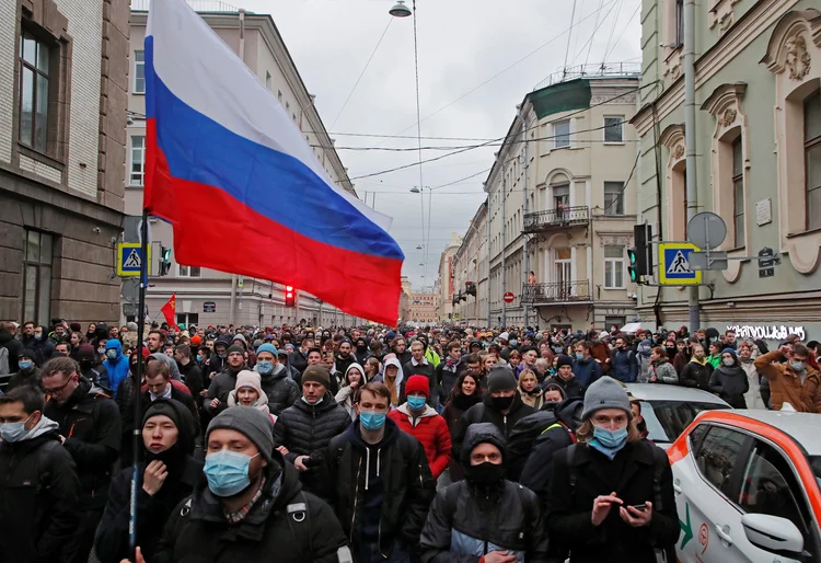 Protesto contra a prisão do líder de oposição Alexei Navalny, em São Petersburgo, na Rússia (Anton Vaganov/Reuters)