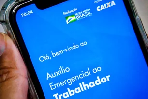 Imagem referente à matéria: Governo cobra auxílio emergencial de 177 mil famílias; veja como devolver valor