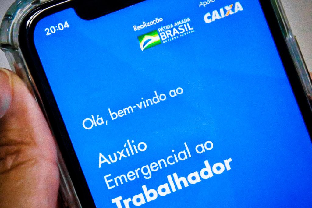 Auxílio emergencial: benefício voltou a ser pago no mês de abril de 2021, após interrupção de três meses, com valor variando de 150 a 375 reais (Marcello Casal Jr/Agência Brasil)