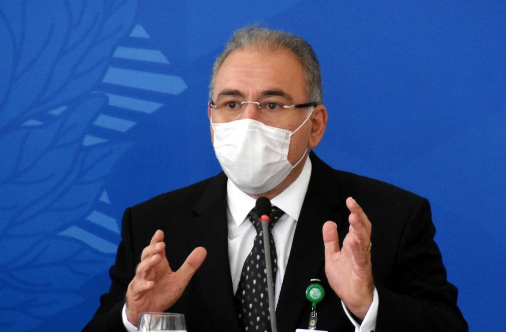 Ministro da Saúde quer adaptar fábricas de vacina animal na pandemia