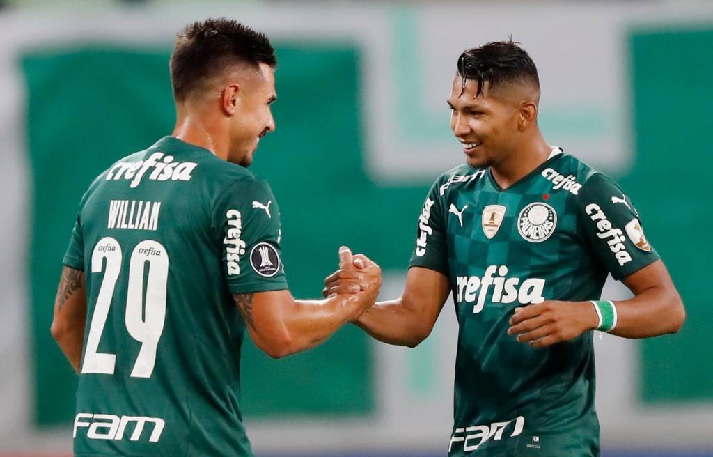 Palmeiras pode ser bicampeão ou bi-campeão da Libertadores?