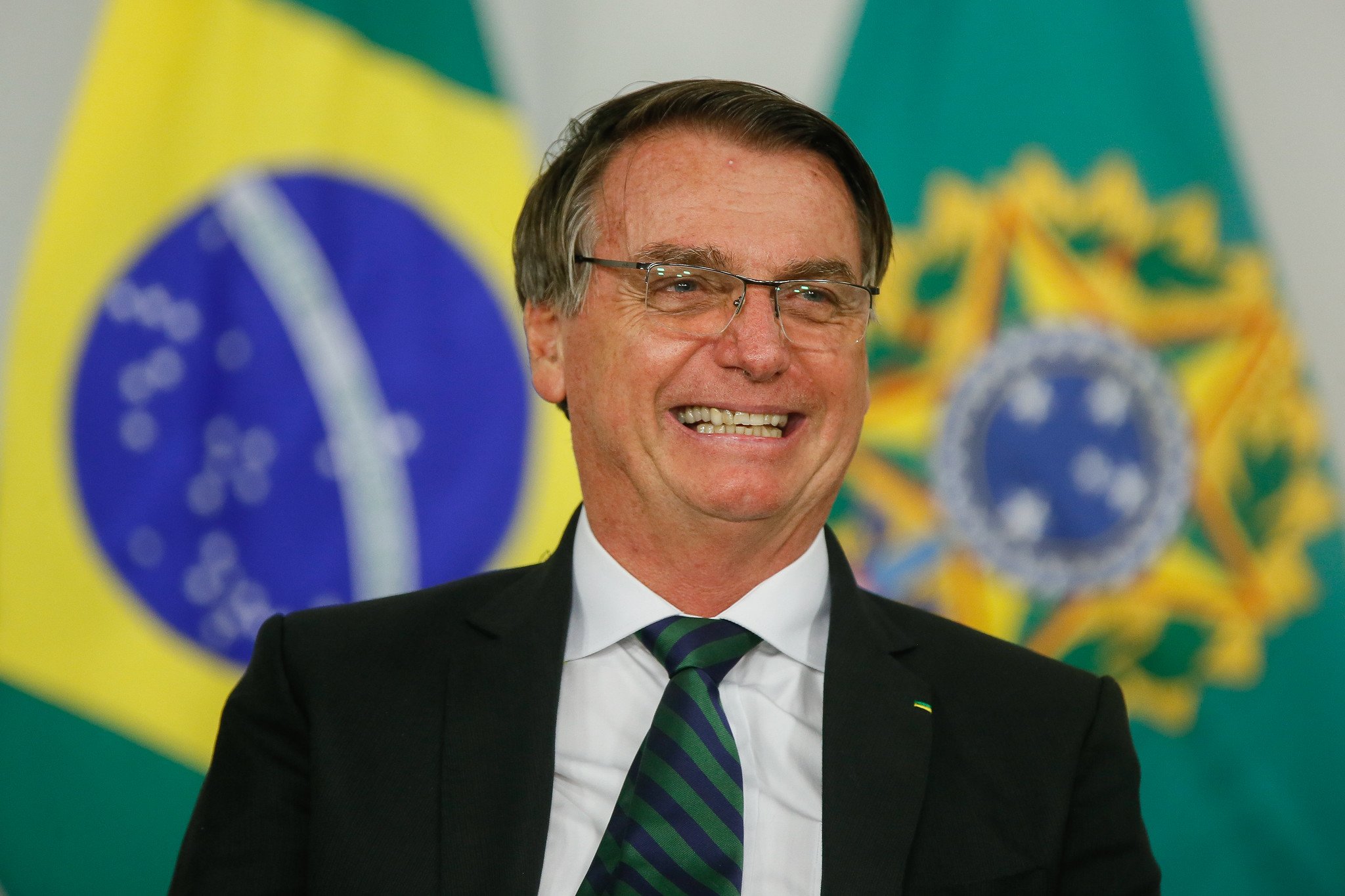 Bolsonaro recebe alta de hospital em São Paulo