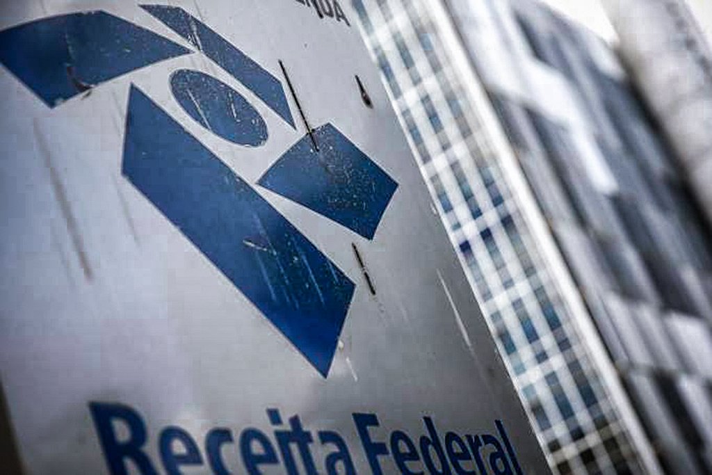 Imposto de Renda 2024: Receita Federal publica tabela com nova faixa de isenção para quem ganha PLR