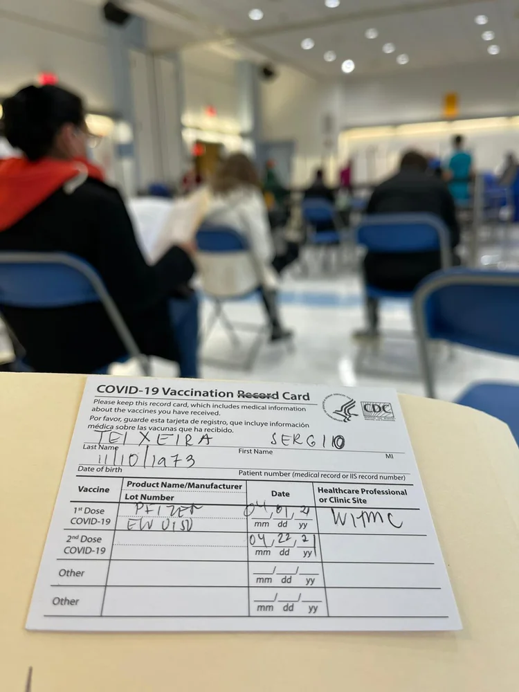 Centro de vacinação em hospital do Brooklyn, em Nova York: jornalista brasileiro é um dos 6,3 milhões de moradores que já receberam pelo menos a primeira dose da vacina contra covid-19 no estado de Nova York (Sergio Teixeira Jr/Exame)