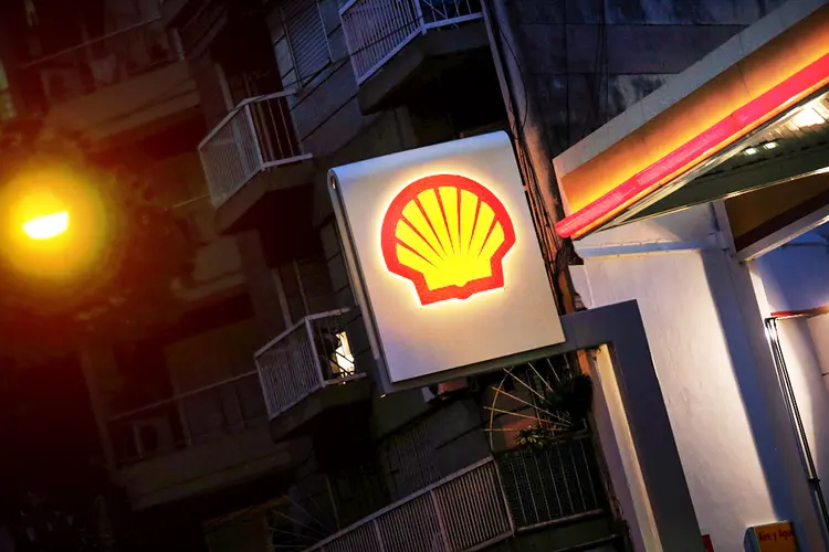 Nas últimas semanas, empresas como Daimler AG e Goldman Sachs escolheram executivos da petroleira Shell para desempenhar papéis estratégicos relacionados à gestão climática (Marcos Brindicci/Reuters)