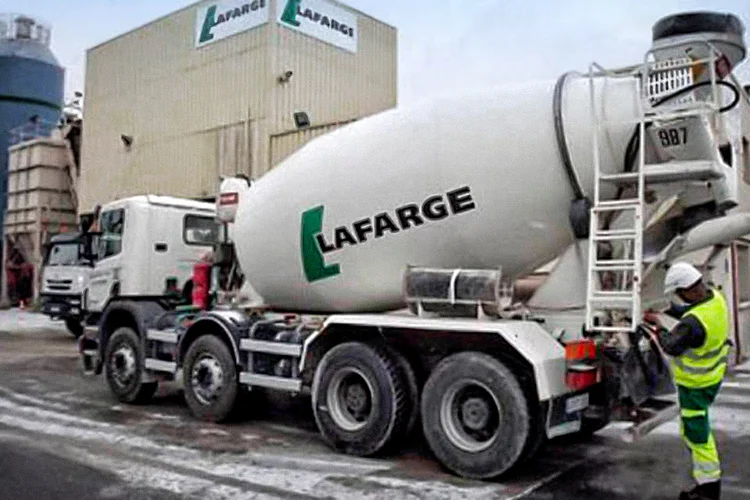 Lafarge: a empresa espera levantar entre 1 bilhao e 1,5 bilhão de dólares com a venda das operações no Brasil (Jacques Demarthon/AFP/AFP)