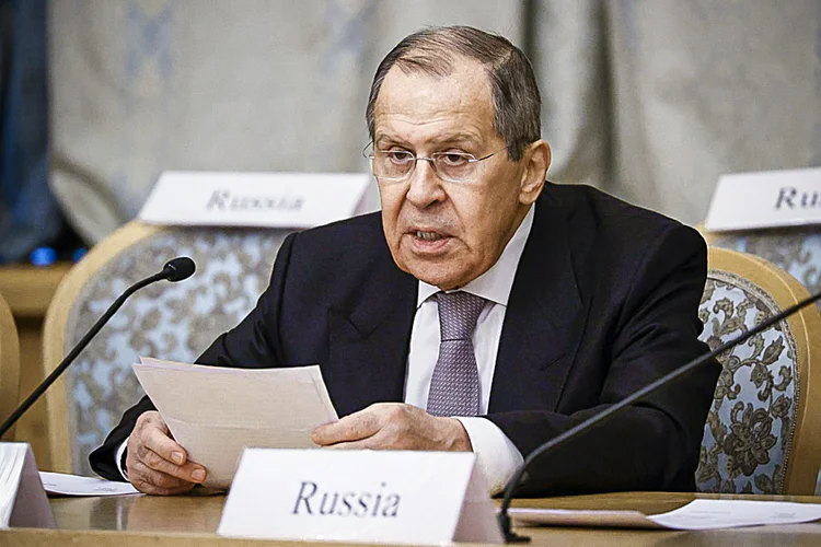 Sergey Lavrov: em referência a Zelensky, o ministro das Relações Exteriores russos diz que Moscou vai "ajudar os ucranianos a se livrar deste regime" (AFP/AFP)