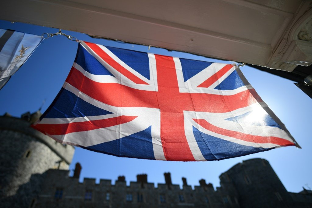 Bandeira do Reino Unido hasteada em frente ao Castelo de Windsor em 17 de abril de 2021, antes do funeral do Príncipe Philip, duque de Edimburgo