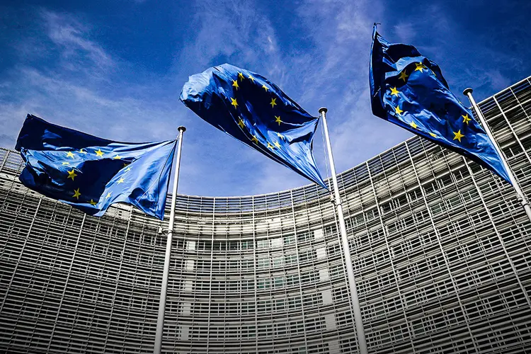 Zona do euro: superávit comercial veio 17,9 bilhões de euros em fevereiro (Yves Herman/Reuters)